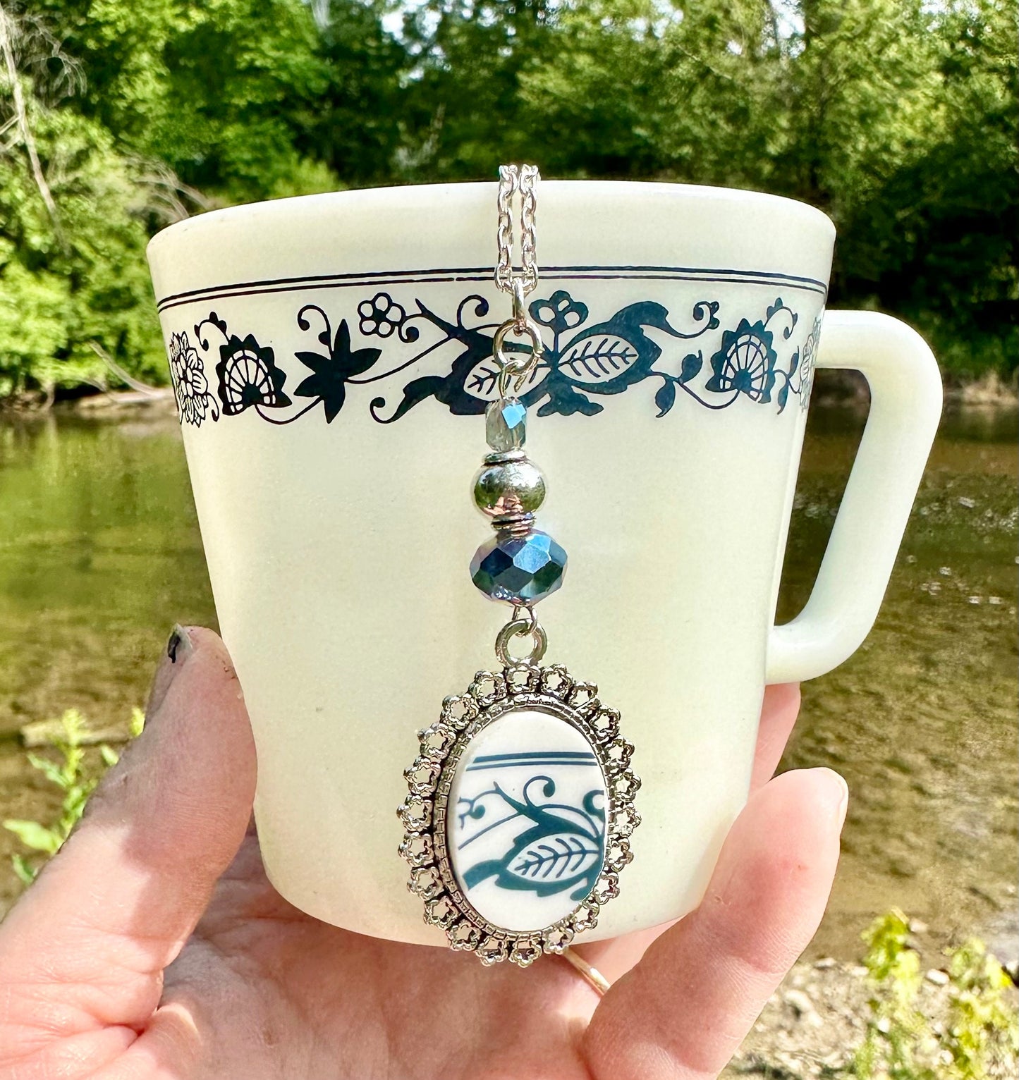 Beautiful one of a kind 1970s Correlle Old Town Blue, Onion Pattern Pendant necklace with silver findings and blue iridescent beads