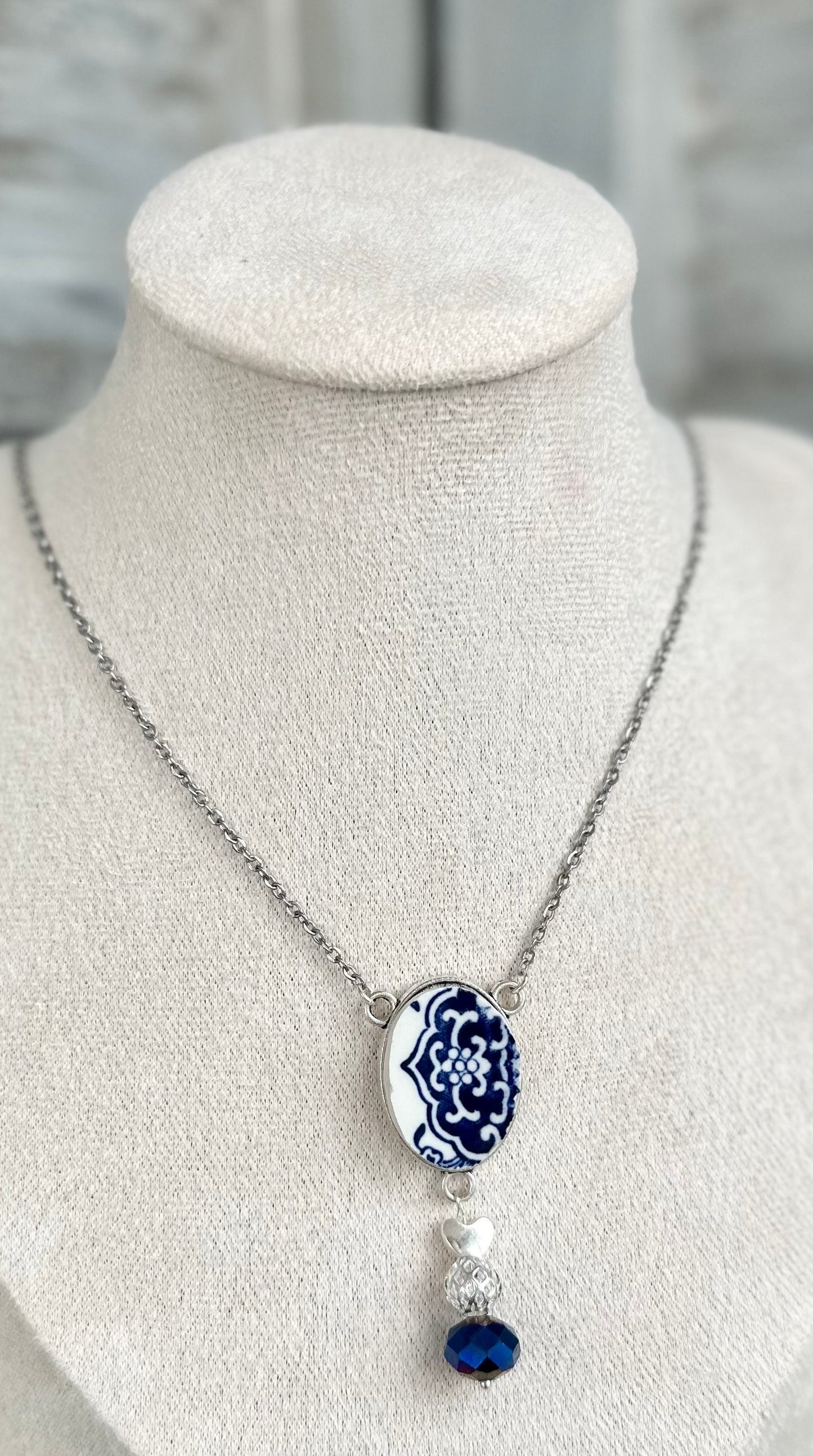 Antique Churchill England Blue Willow Broken China silver necklace blue and white