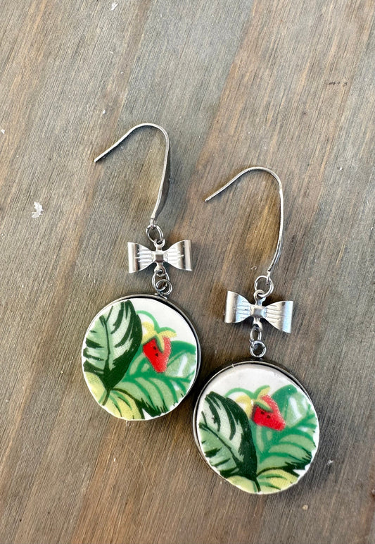 Vintage Tabletops Unlimited Very Strawberry Plate Broken China Earrings
