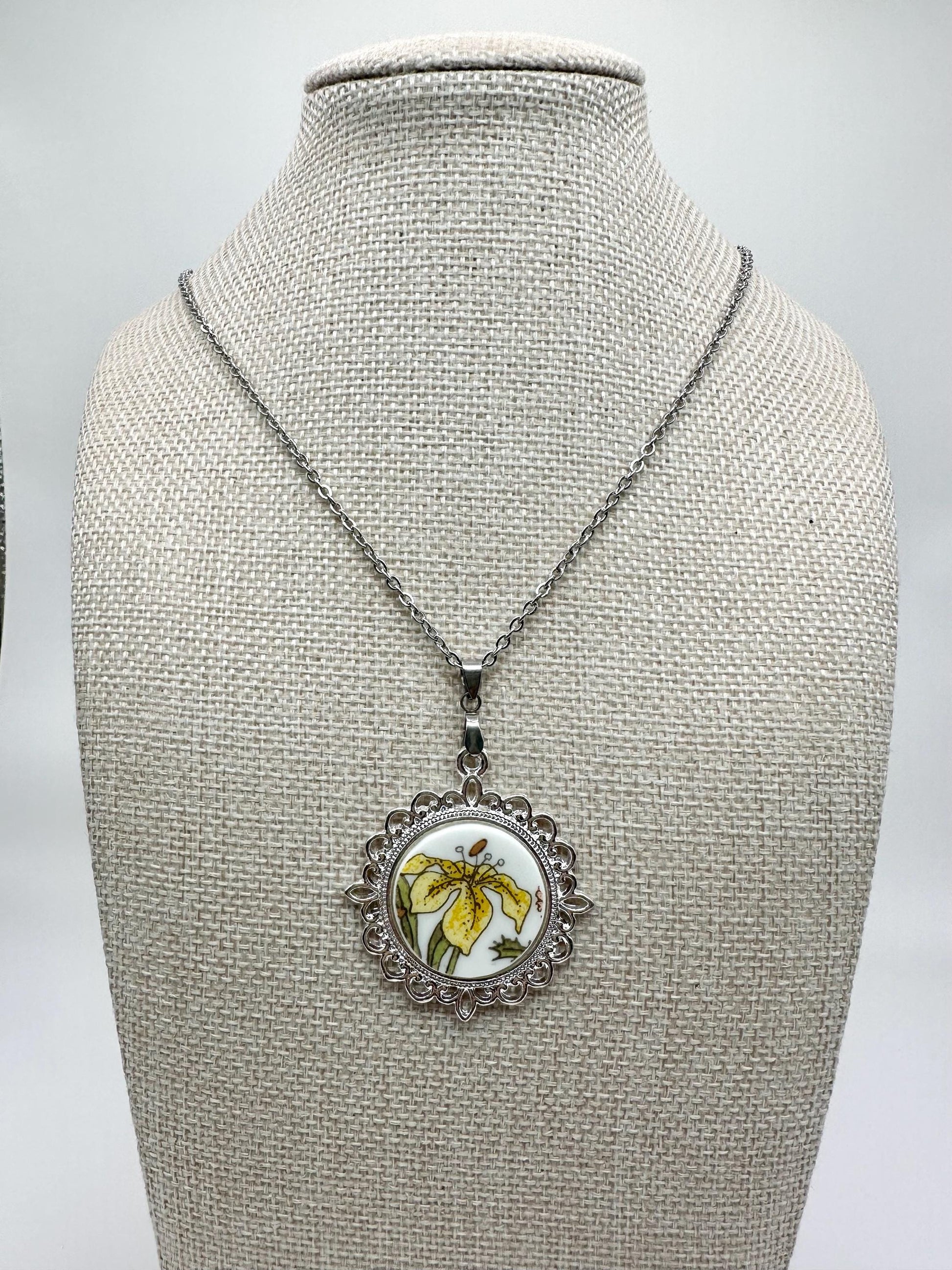Beautiful broken china pendant necklace using a Rare vintage 1970s Correlle “Indian Summer” plate, silver pendant necklace