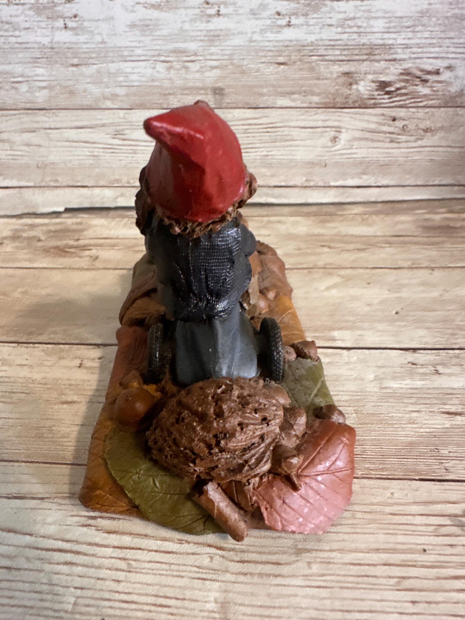 Tom Clark Gnome Val Valentine Resin Figurine Collectible Cairn Studios VTG